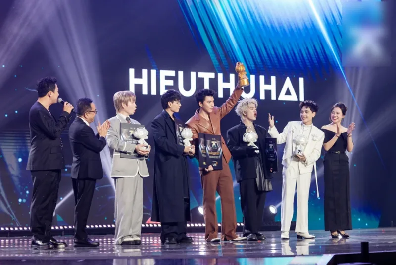 Anh Trai Say Hi giúp HIEUTHUHAI thể hiện khả năng trình diễn, làm việc nhóm và sức hút sân khấu